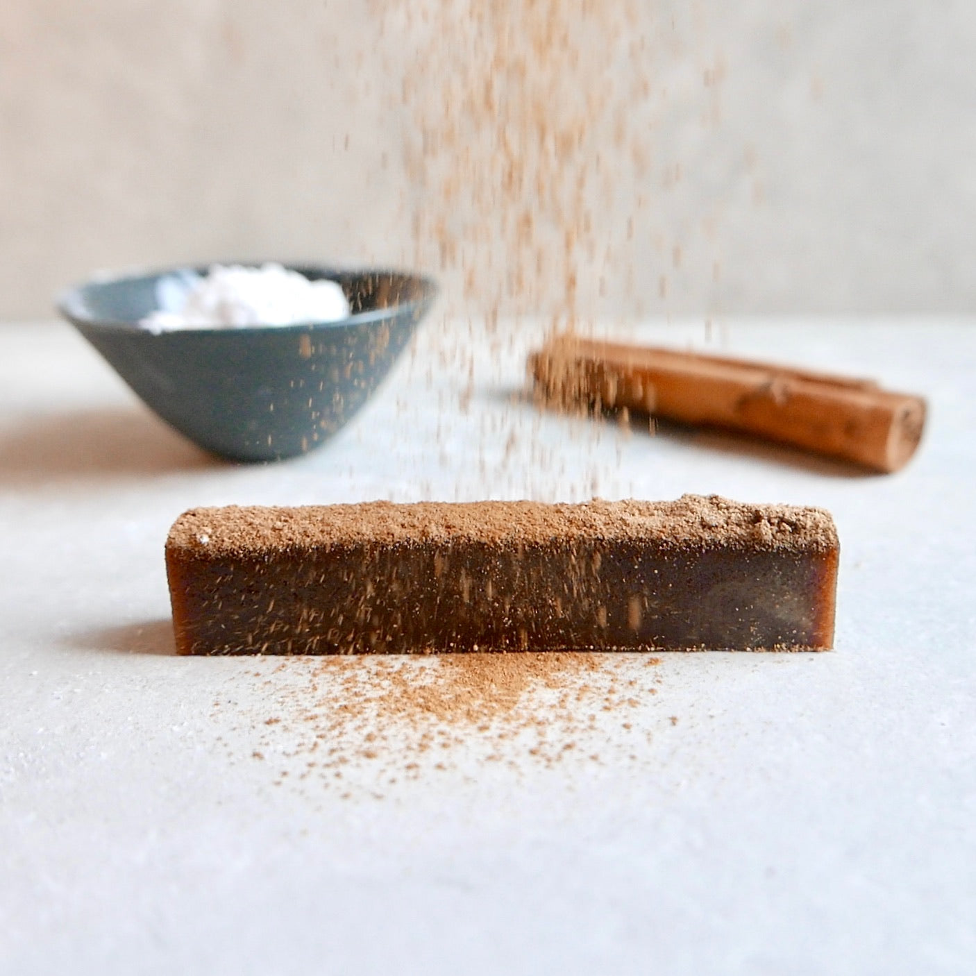 Cinnamon Dust + Snow Sugar Caramel°